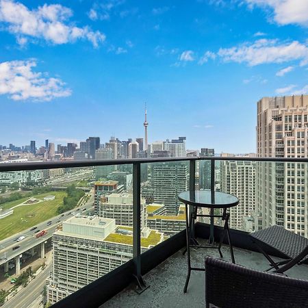 2 Bedroom Waterfront Condo Downtown W/ Free Parking Торонто Экстерьер фото