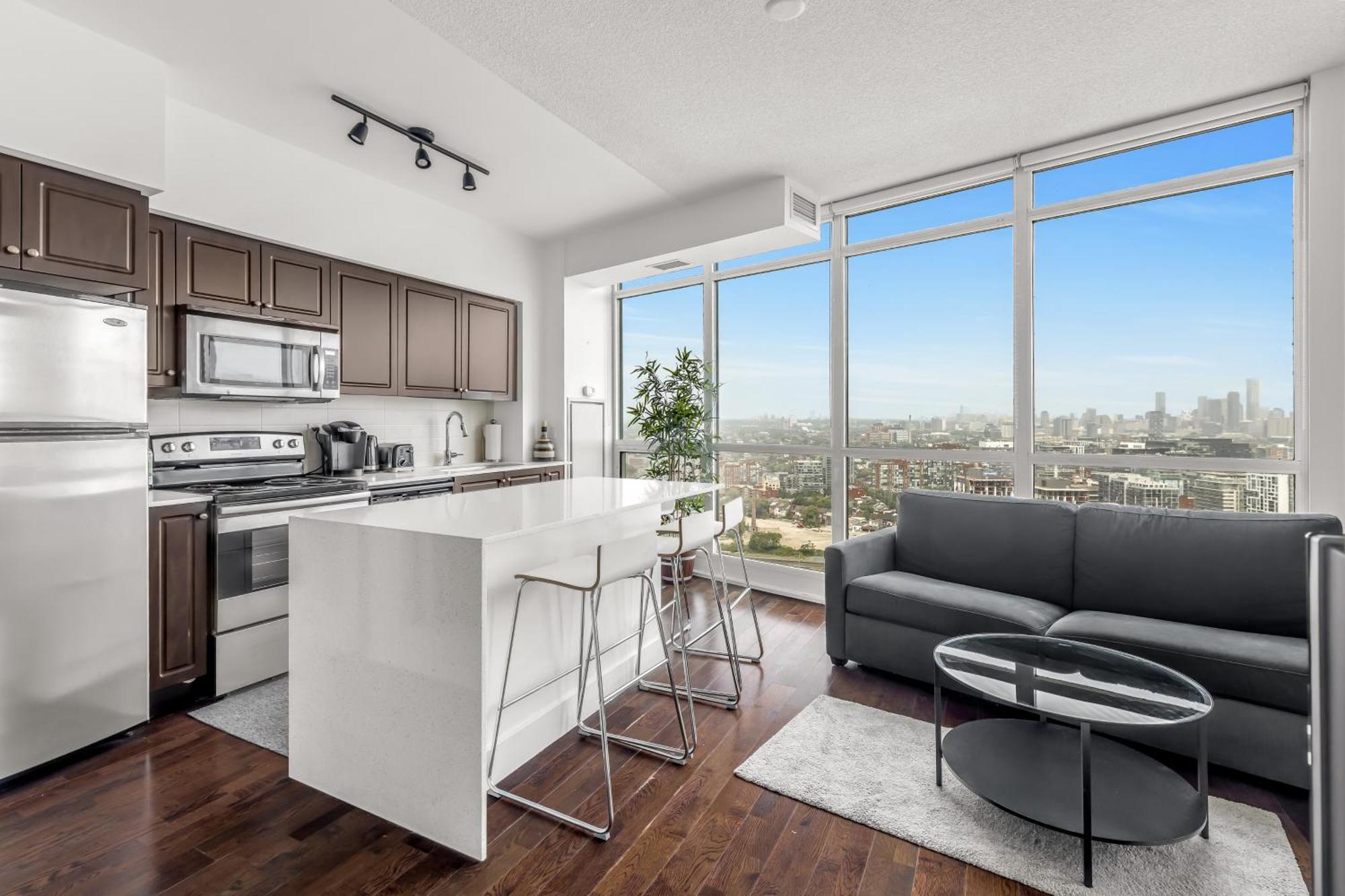 2 Bedroom Waterfront Condo Downtown W/ Free Parking Торонто Экстерьер фото